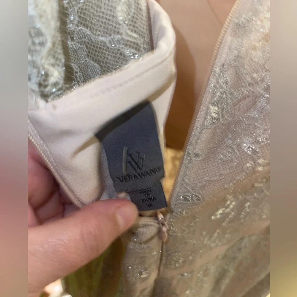 Vera wang bridesmaid dress - Picture 3 of 3